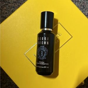 Bobbi Brown Intensive Serum Foundation C026